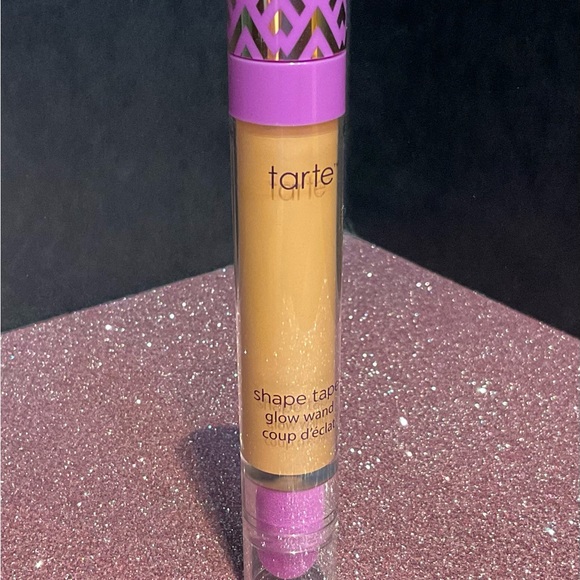 Tarte Shape Tape Glow Wand in Agleam Award Winning Candle-Lit Glow (peachy glow) - Picture 3 of 8
